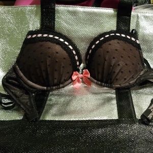Victoria Secret (sexy) push-up bra Sz 34B9